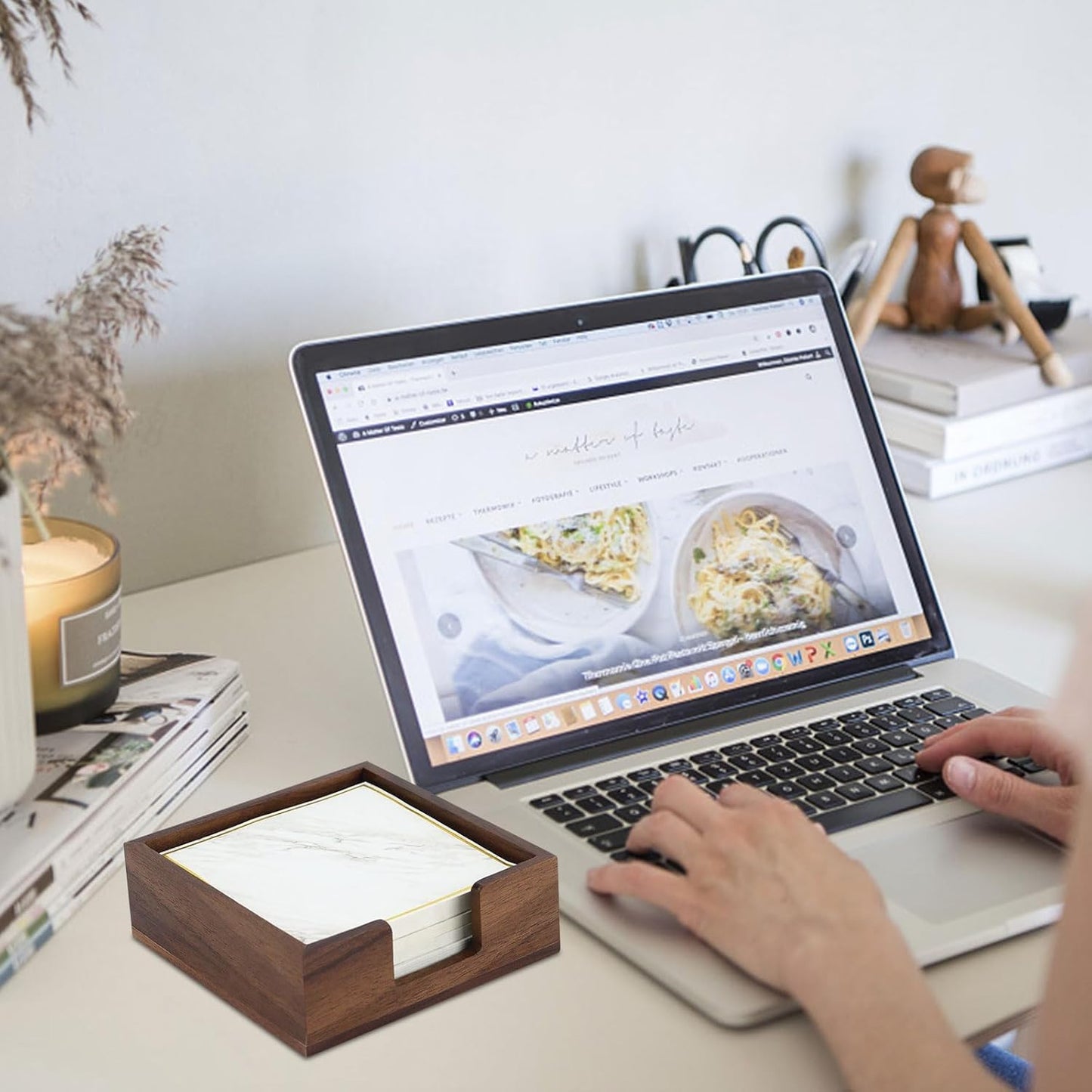 MultiBey Walnut Wooden Sticky Note Holder, Self-Sticky Note Pads Holder, Wood Post it Note Dispenser Sticky Memo Holder Paper Dispenser Desk Accessory for Office Home