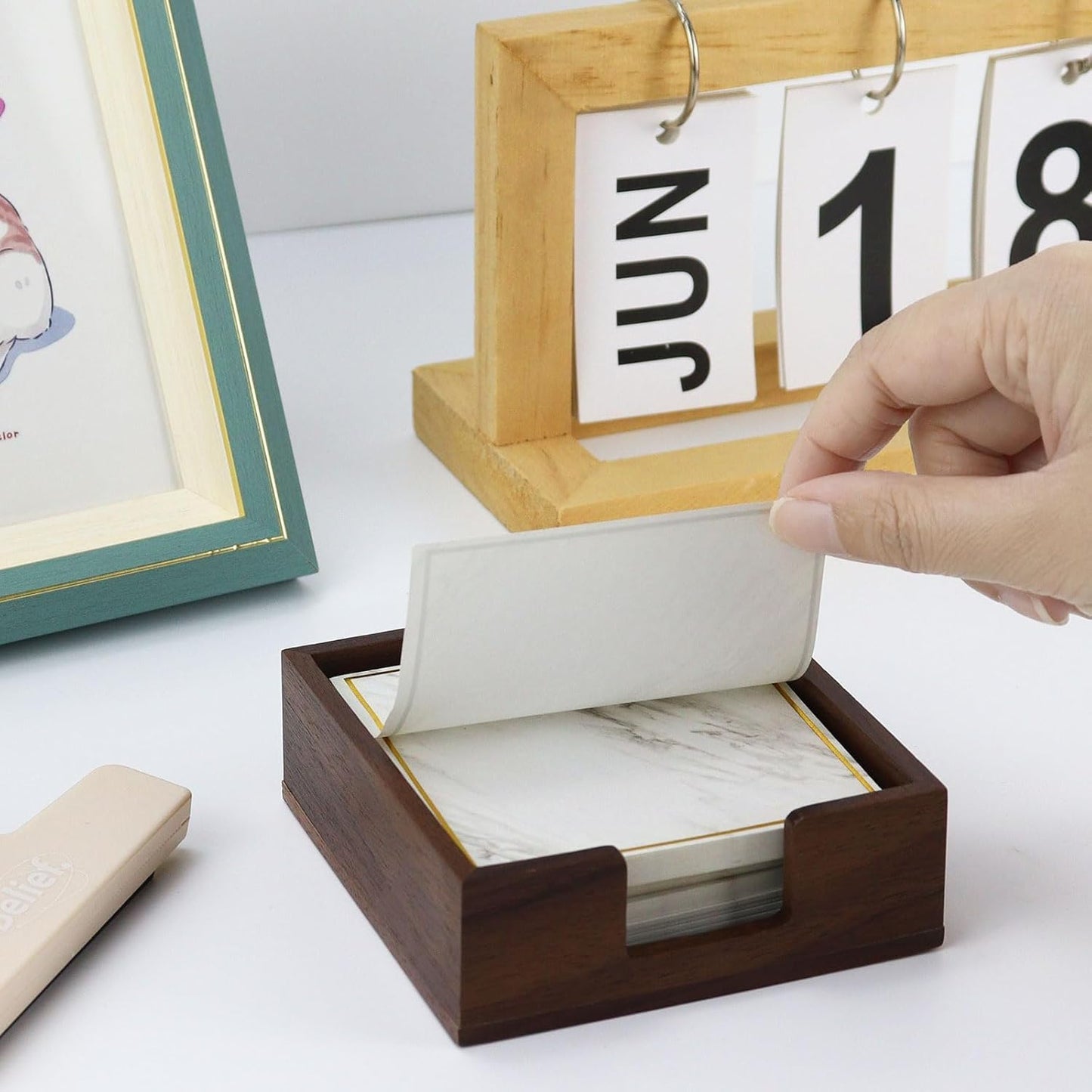 MultiBey Walnut Wooden Sticky Note Holder, Self-Sticky Note Pads Holder, Wood Post it Note Dispenser Sticky Memo Holder Paper Dispenser Desk Accessory for Office Home