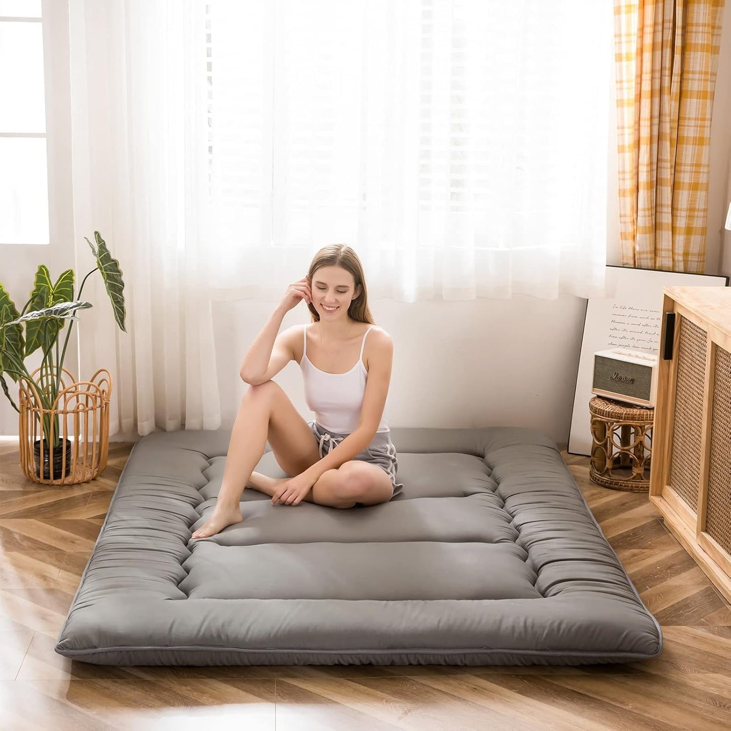 MAXYOYO Japanese Floor Mattress Futon Mattress, 4" Thicken Tatami Mat Sleeping Pad Foldable Roll Up Mat Boys Girls Dormitory Pad Kids Floor Lounger Pillow Bed, Charcoal Grey, Queen Size
