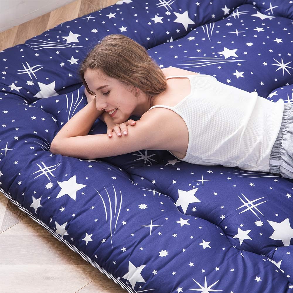 MAXYOYO Navy Starry Sky Japanese Floor Futon Mattress, Tatami Floor Mat Portable Camping Mattress Kids Sleeping Pad Foldable Rolling Up Floor Lounger Couch Bed Queen with Mattress Protector Cover