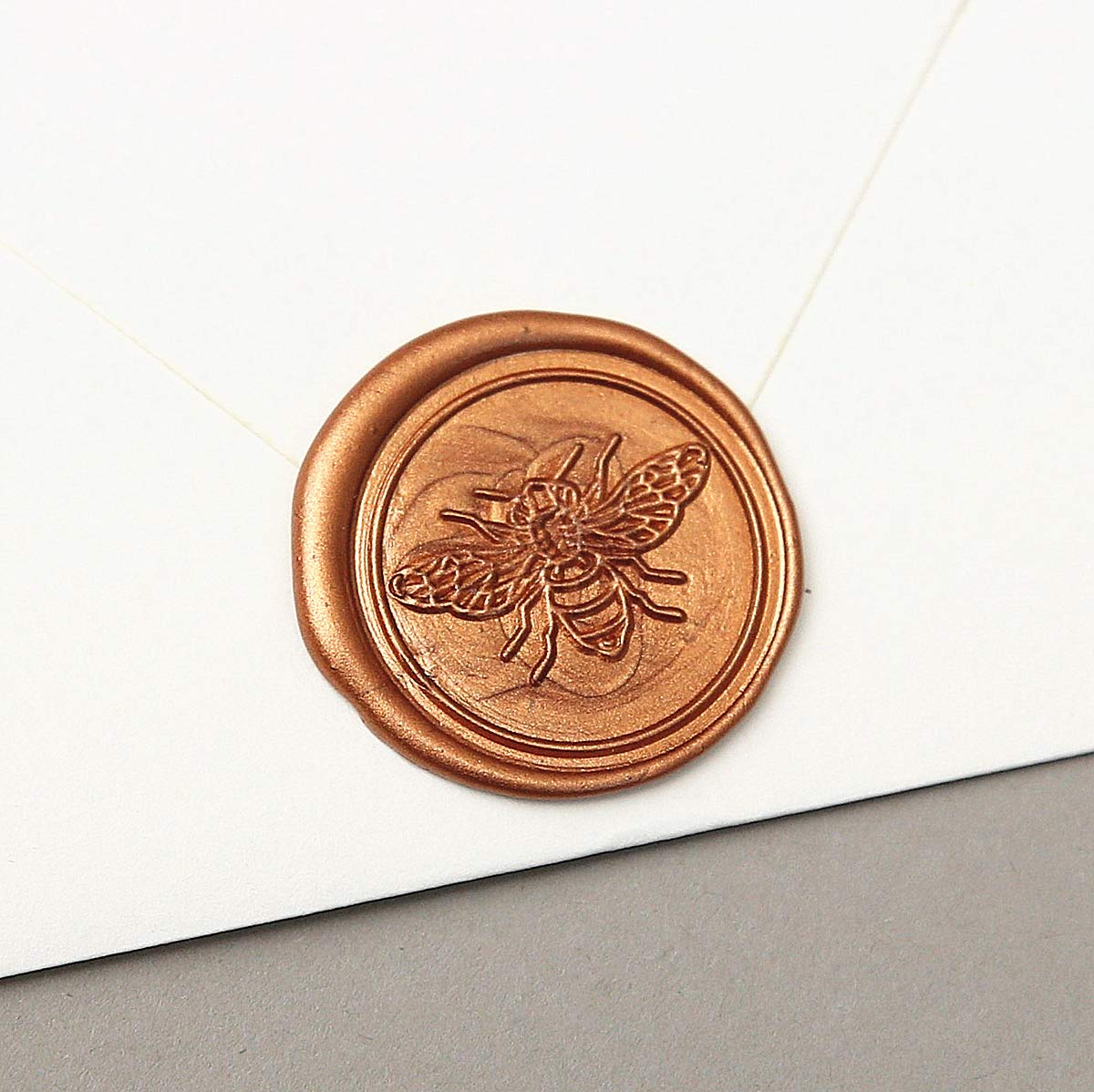 UNIQOOO Mailable Glue Gun Sealing Wax Sticks for Wax Seal Stamp - Copper Rusty Red Gold, Great for Wedding Invitations, Cards Envelopes, Snail Mails, Wine Packages, Gift Ideas, Pack of 8