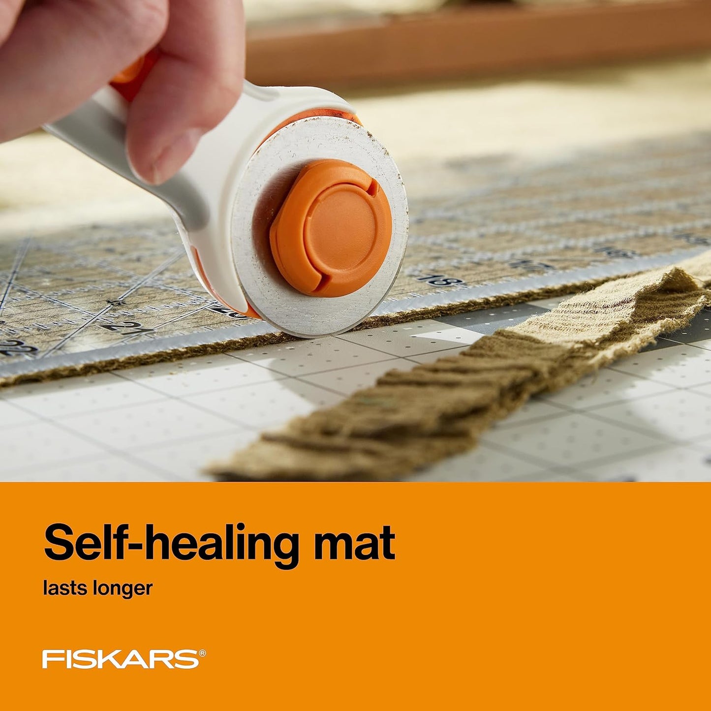 Fiskars Cutting Mat, Self-Healing Fabric Cutting Surface, Double-Sided Grid with Bias Lines, 18"x24"