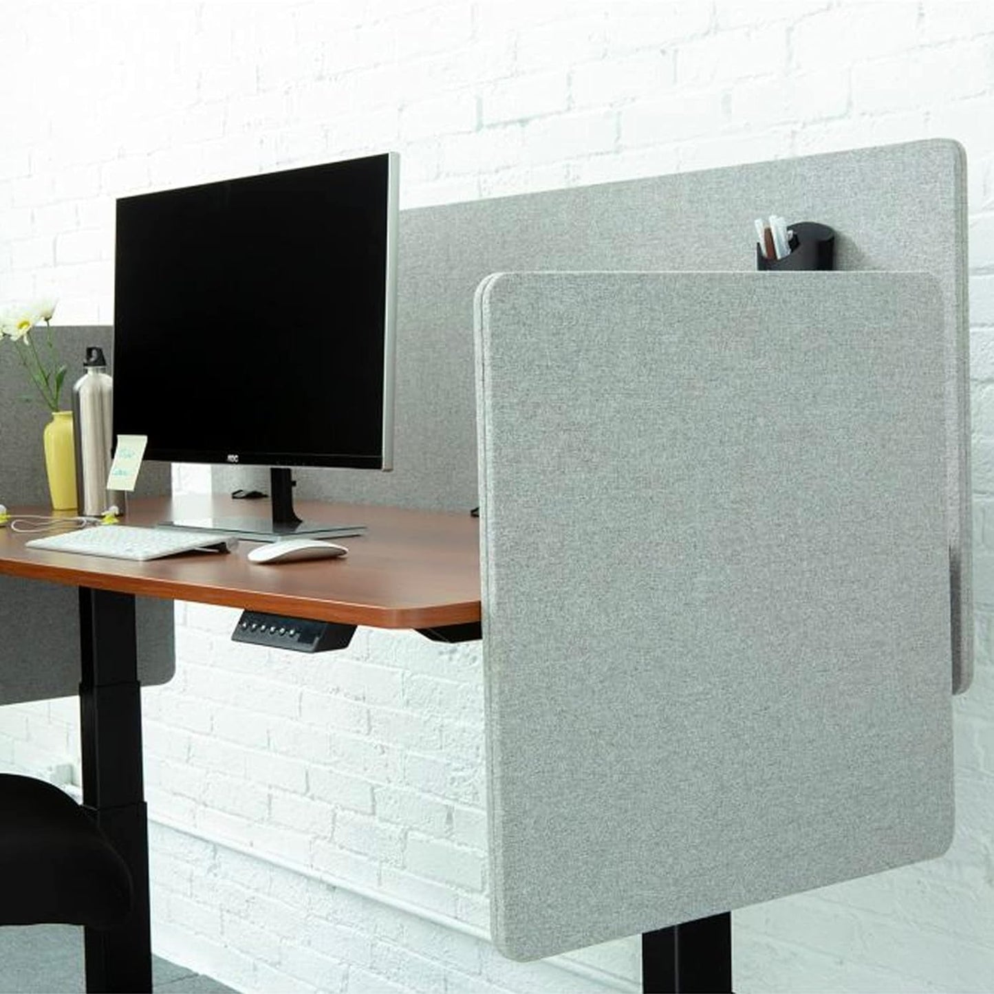 Stand Up Desk Store ReFocus Clamp-on Acoustic Desk Divider Privacy Panel That Reduces Noise and Visual Distractions (Cool Gray, 47.25" X 23.6")